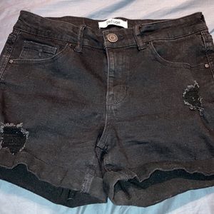 Semi high waisted shorts